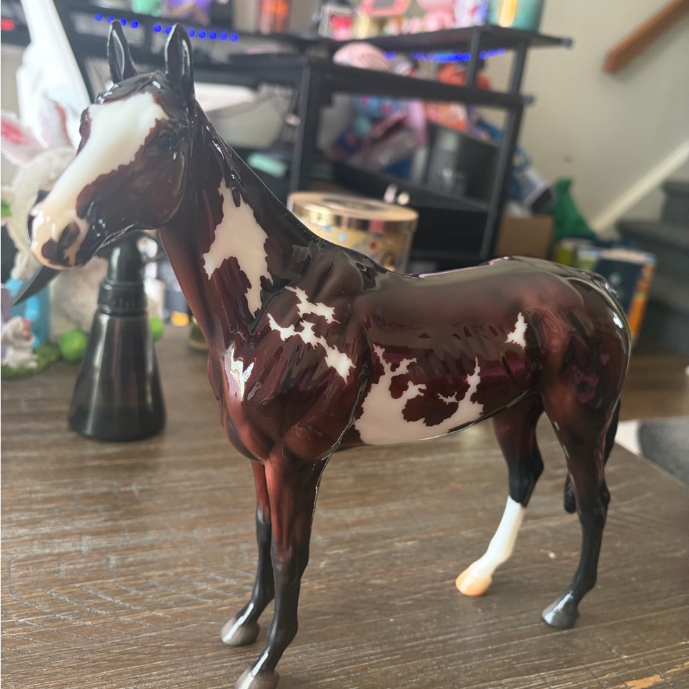 Breyerfest 2024 Girls Run The World Surprise Model GLOSSY Bay Overo 1/375